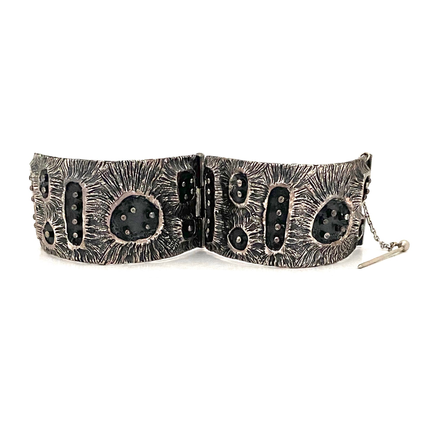detail Guy Vidal Canada vintage brutalist pewter wide volcanoes hinged bracelet Canadian Modernist jewellery design