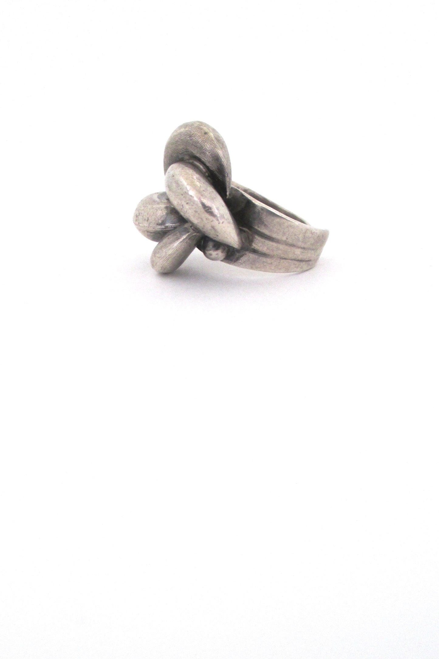 profile Industria Argentina large dimensional mid century modernist sterling silver ring by Antonio Belgiorno