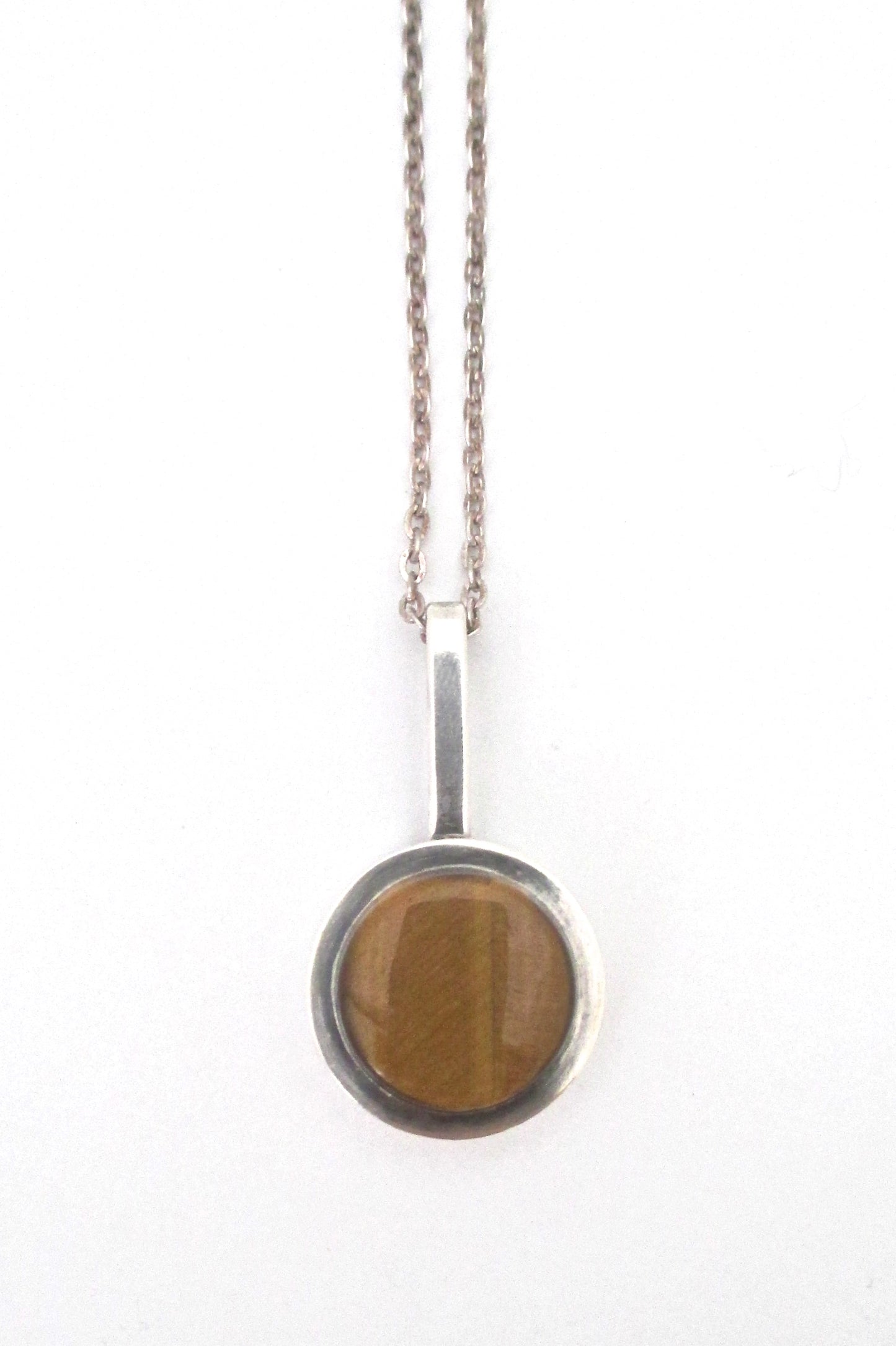 detail Elis Kauppi Kupittaan Kulta Finland vintage Modernist silver and tiger eye pendant necklace