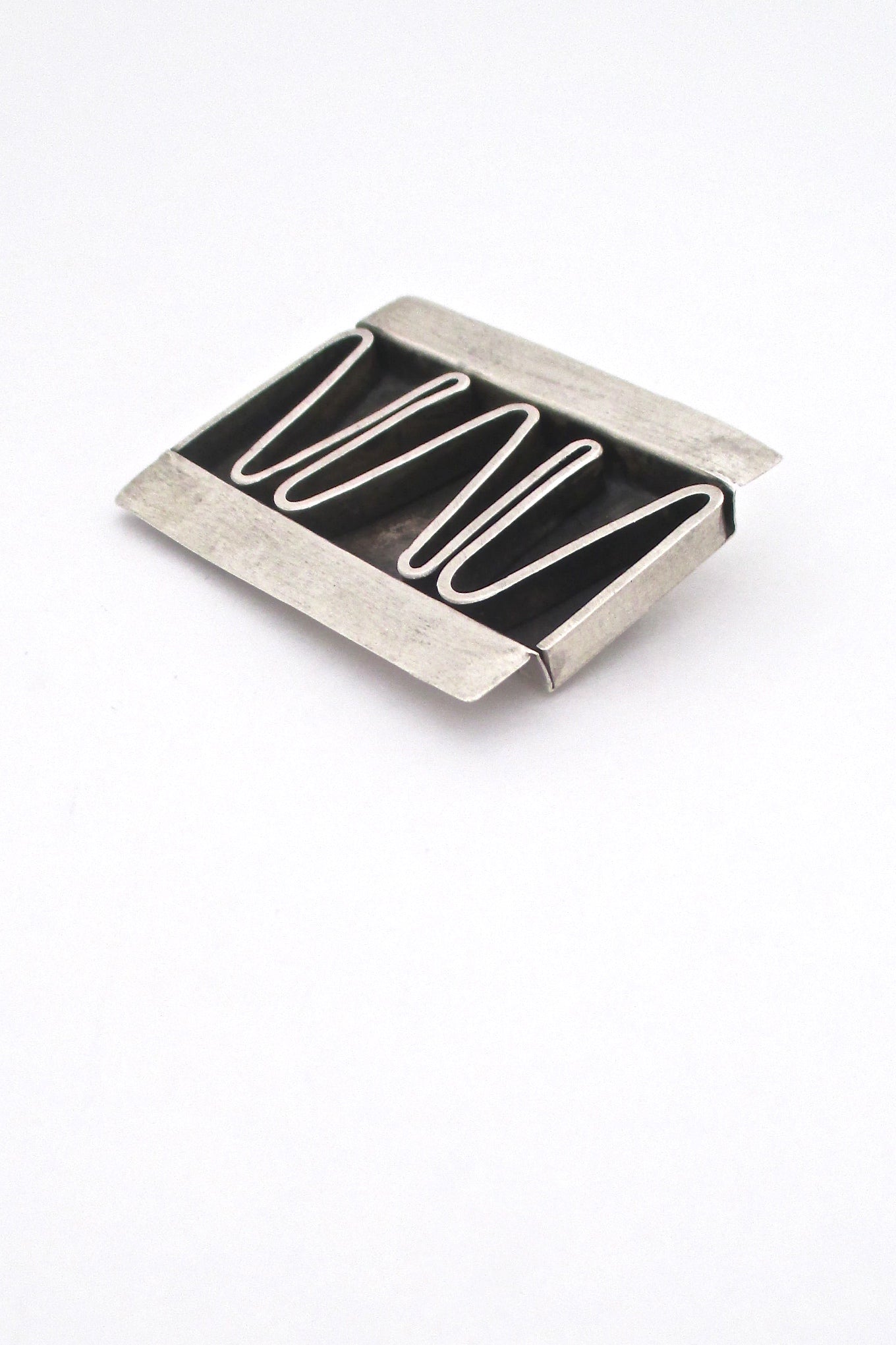 detail Betty Cooke USA American Modernist large silver shadowbox brooch