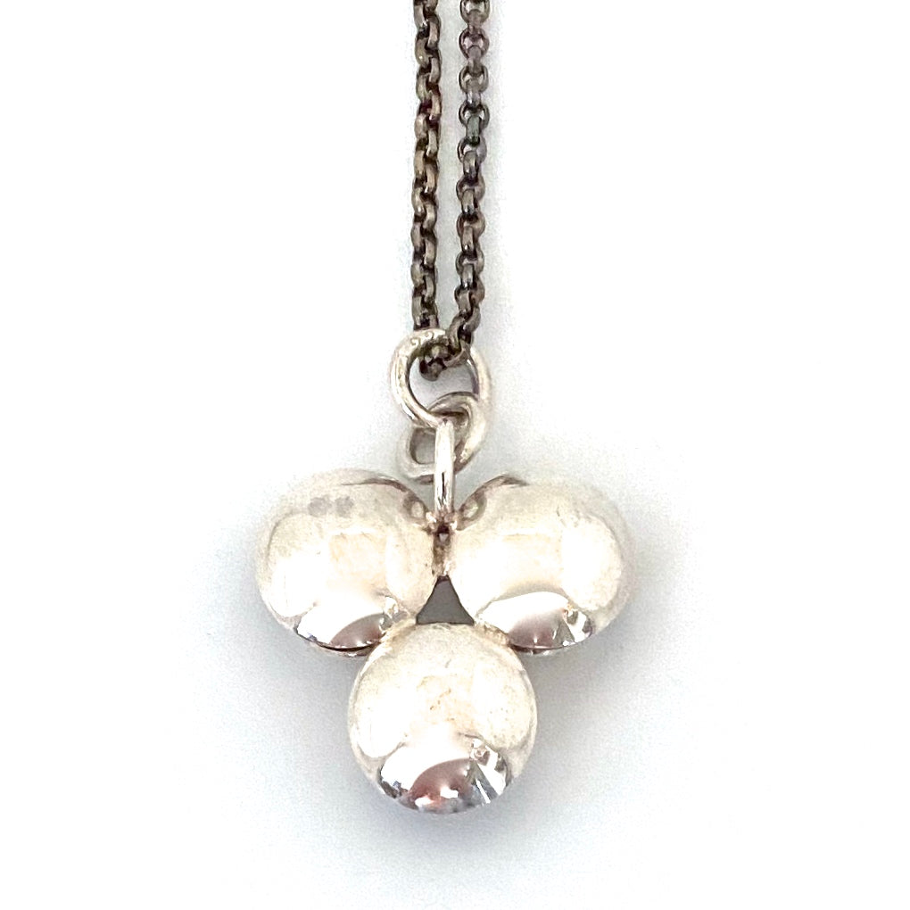 Kupittaan Kulta three spheres silver & chalcedony pendant