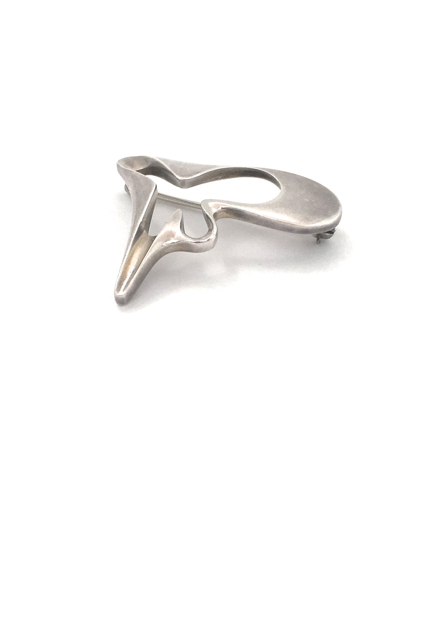 profile Georg Jensen vintage Scandinavian Modernist silver brooch 324 by Henning Koppel