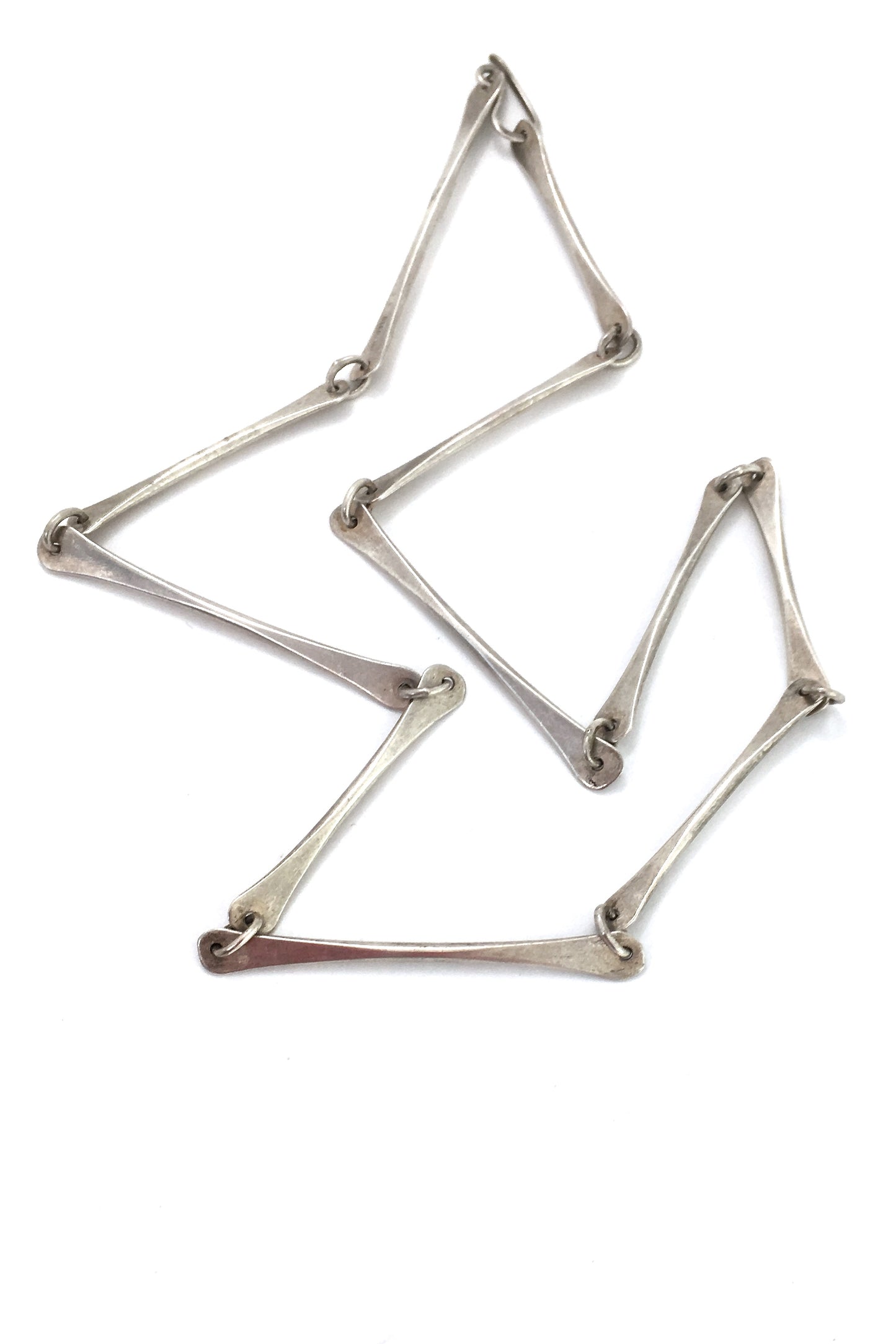 detail Ed Levin USA vintage modernist hammered silver long link chain necklace
