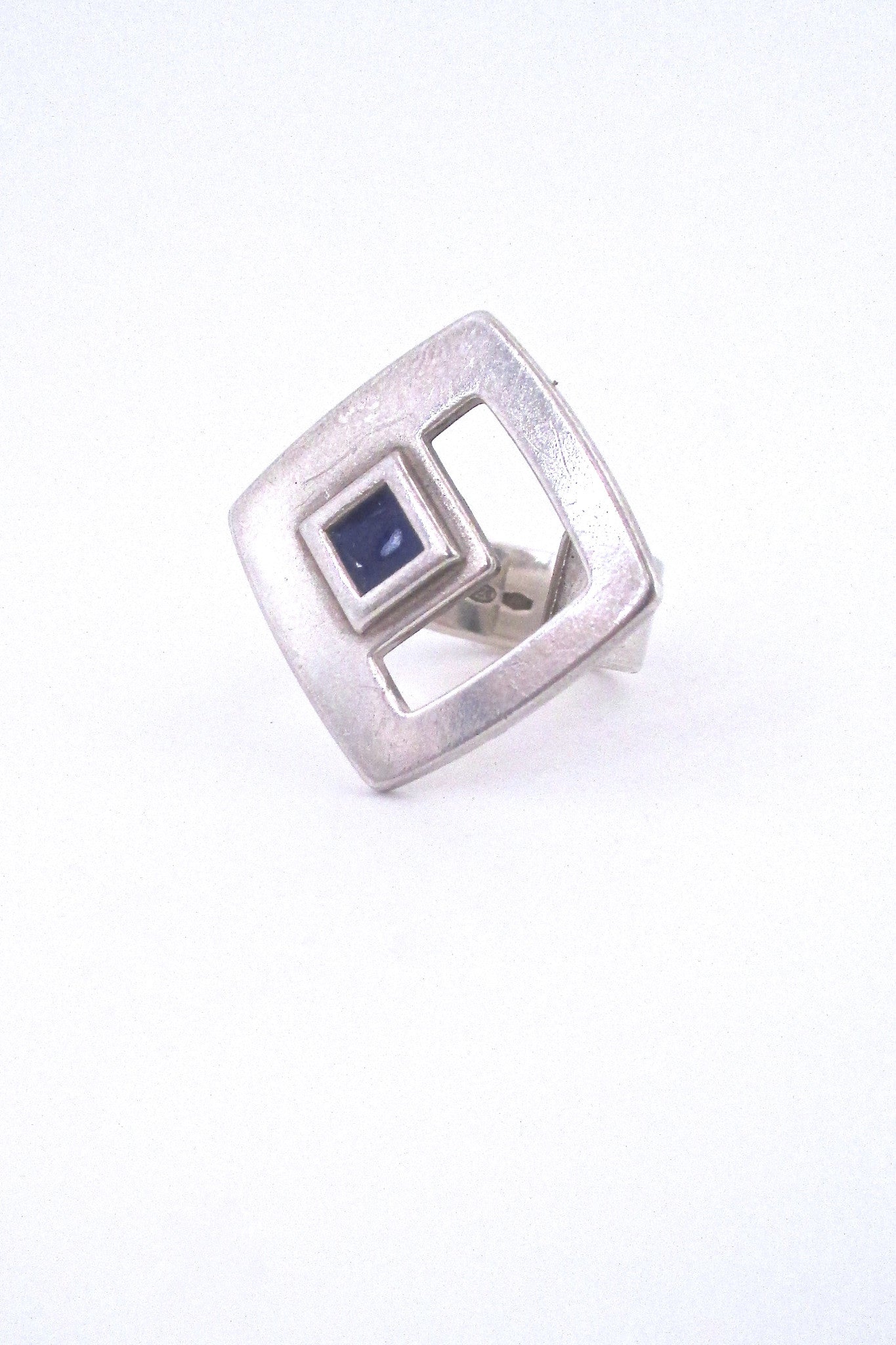 detail Unoaerre Itale vintage modernist mid century silver enamel ring by Mirella Forlivesi