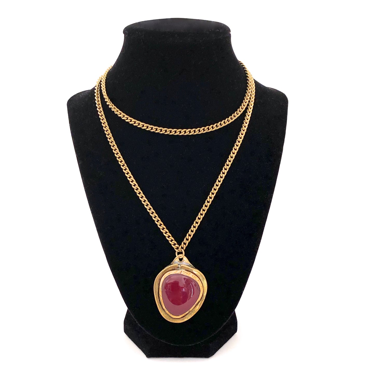 detail Rafael Alfandary Canada vintage extra long brass opaque red glass pendant necklace Canadian brutalist jewelry design