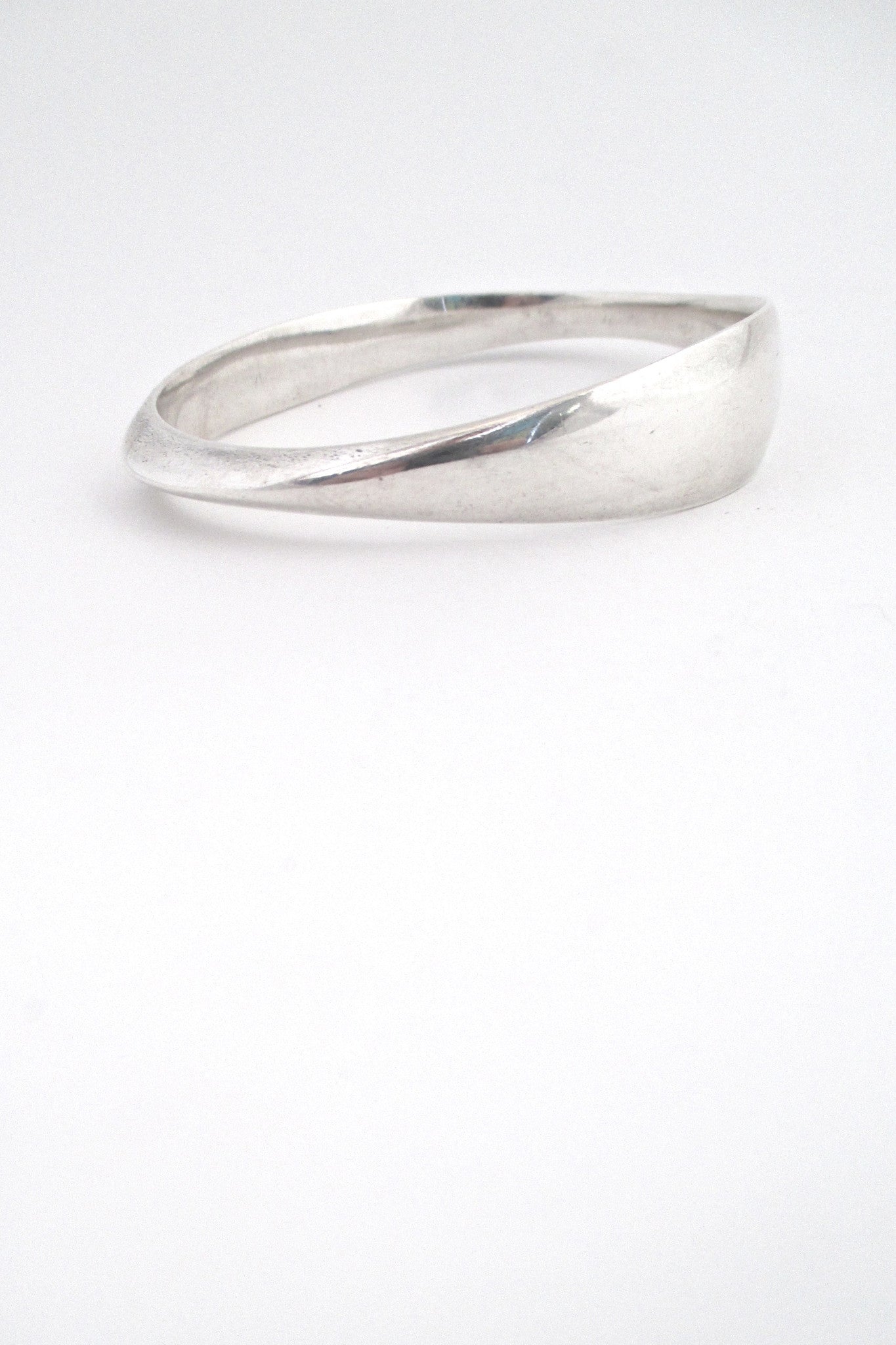 profile David Andersen Norway vintage Scandinavian Modern heavy silver bangle bracelet