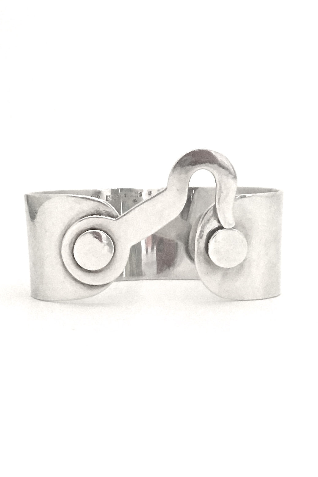 detail Jose Maria Puig Doria Spain vintage modernist heavy silver hook bracelet