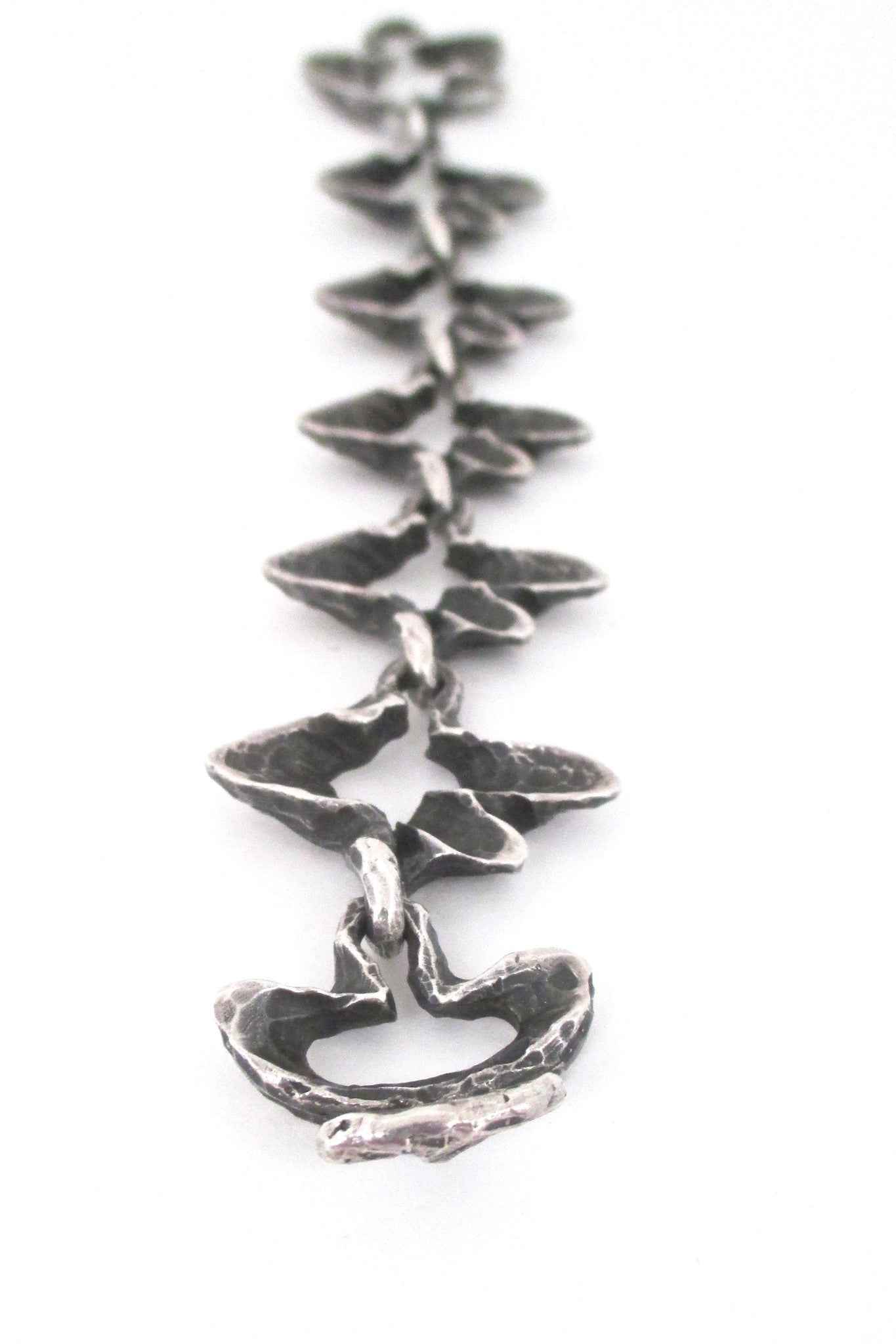 detail Vintage sterling silver brutalist splash bracelet