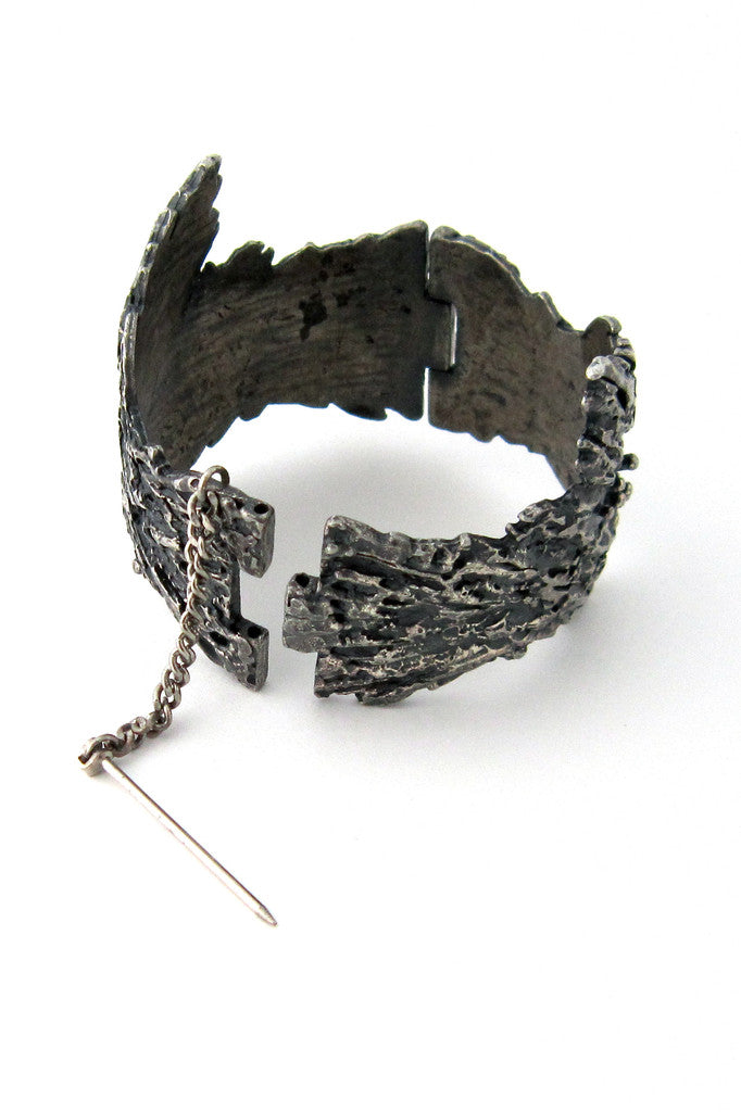 Guy Vidal Canada large hinged 'bark' bracelet