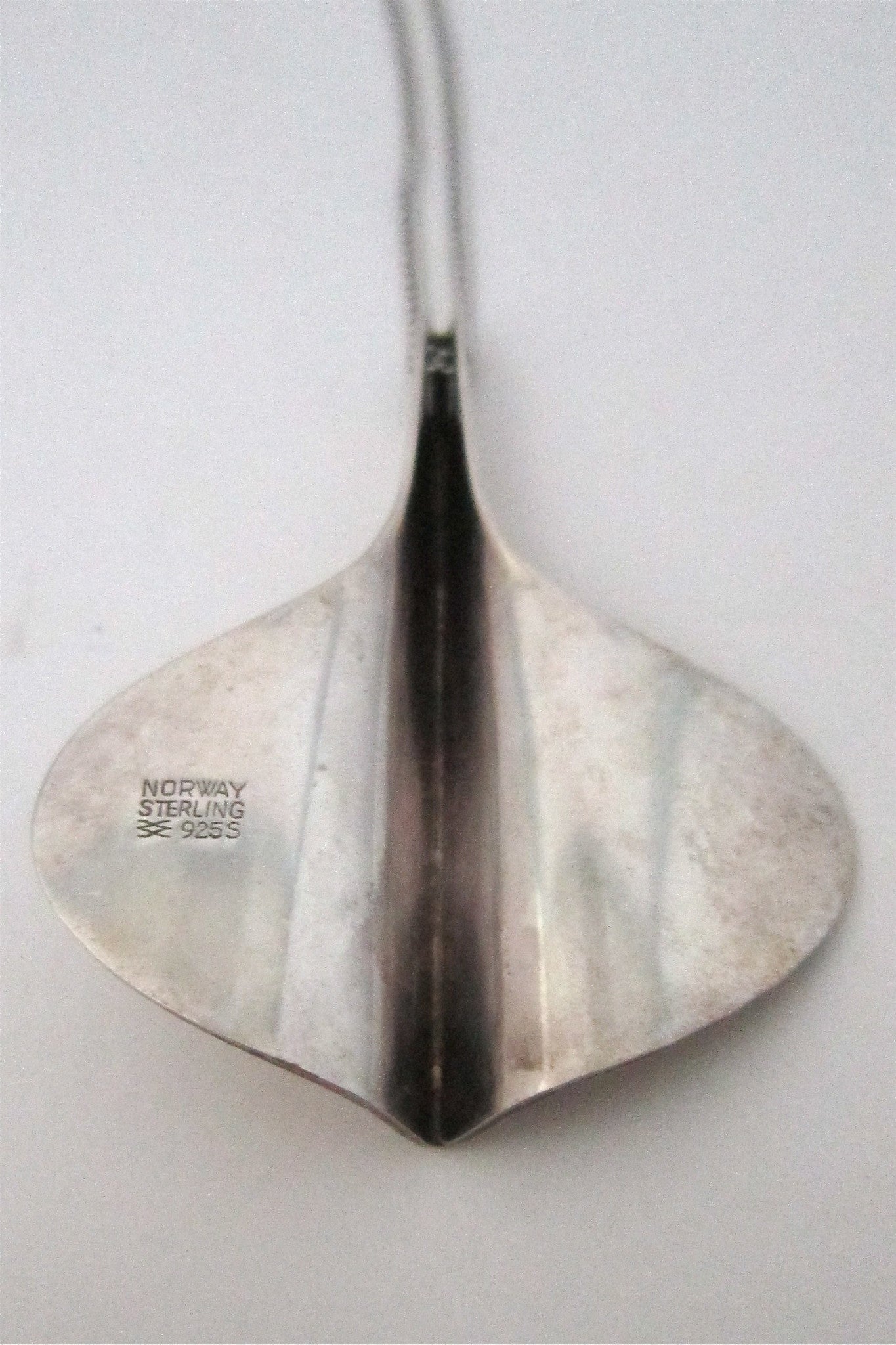 Aksel Holmsen 'stingray' necklace