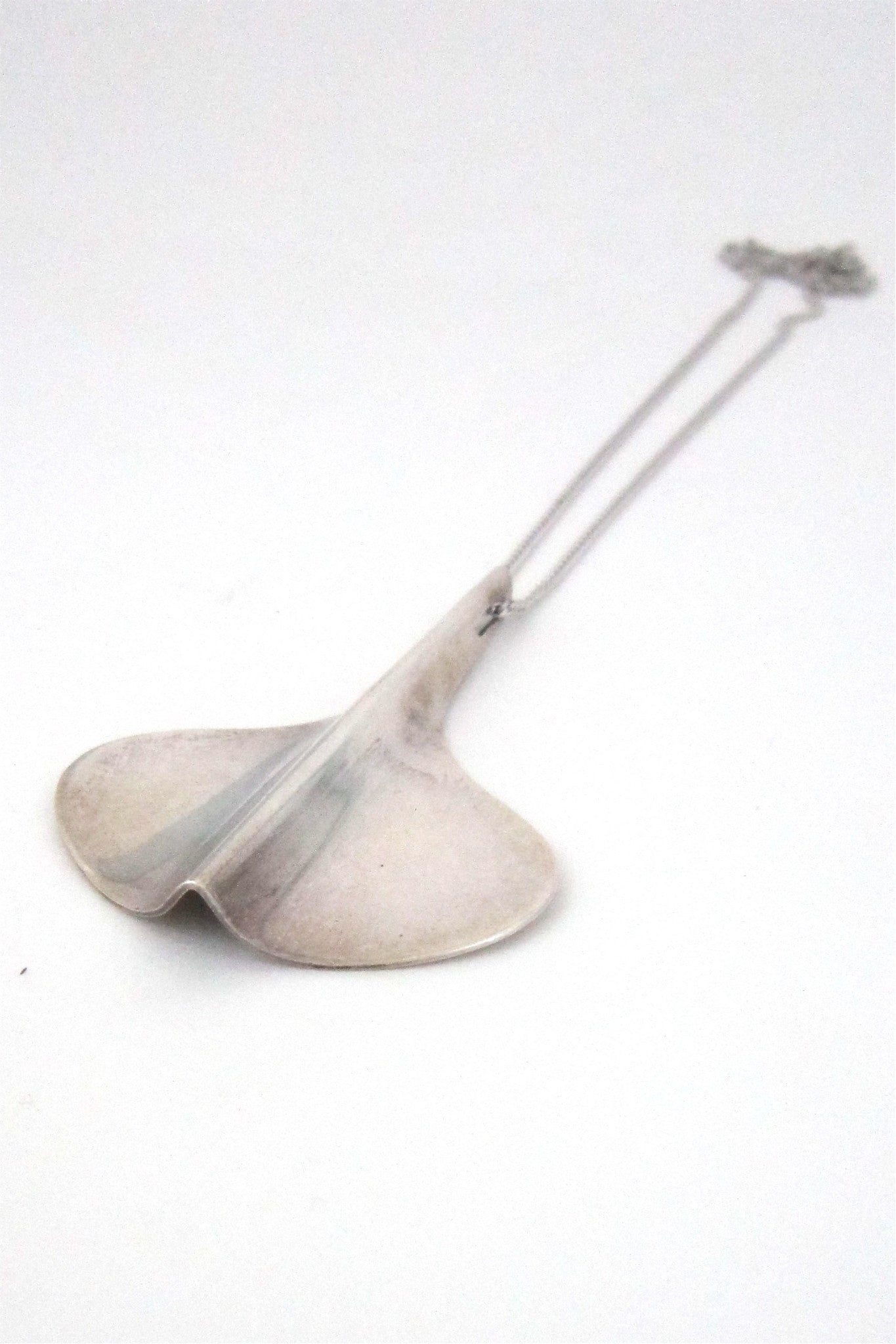 Aksel Holmsen Norway vintage sterling silver modernist stingray necklace