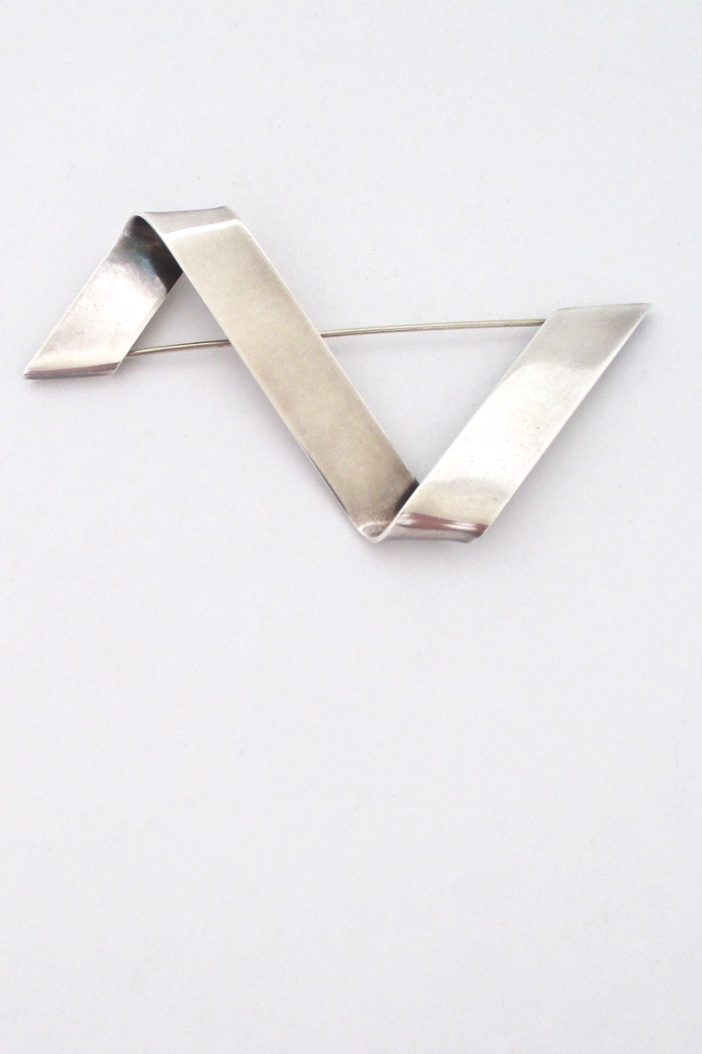 Hans Hansen / Georg Jensen large silver ribbon brooch
