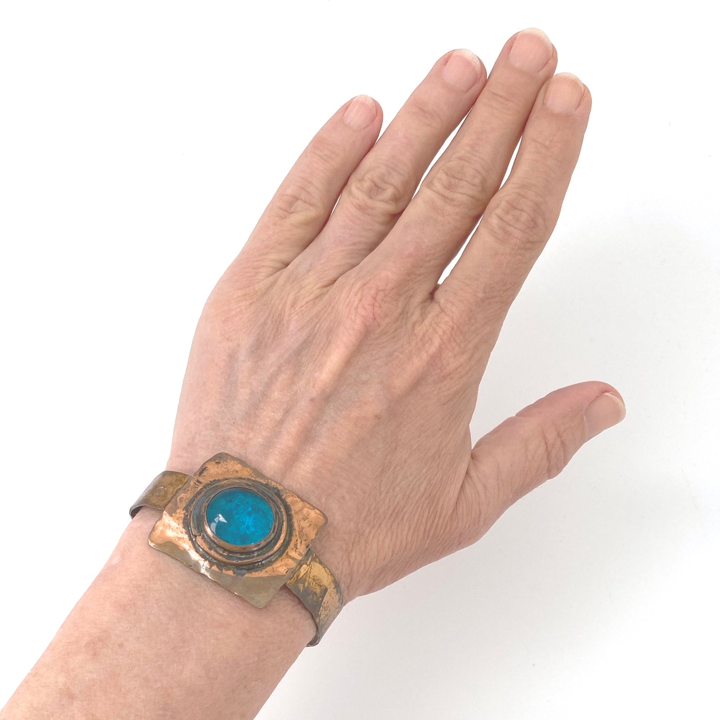 detail scale Rafael Alfandary Canada vintage copper bright aqua glass cuff bracelet