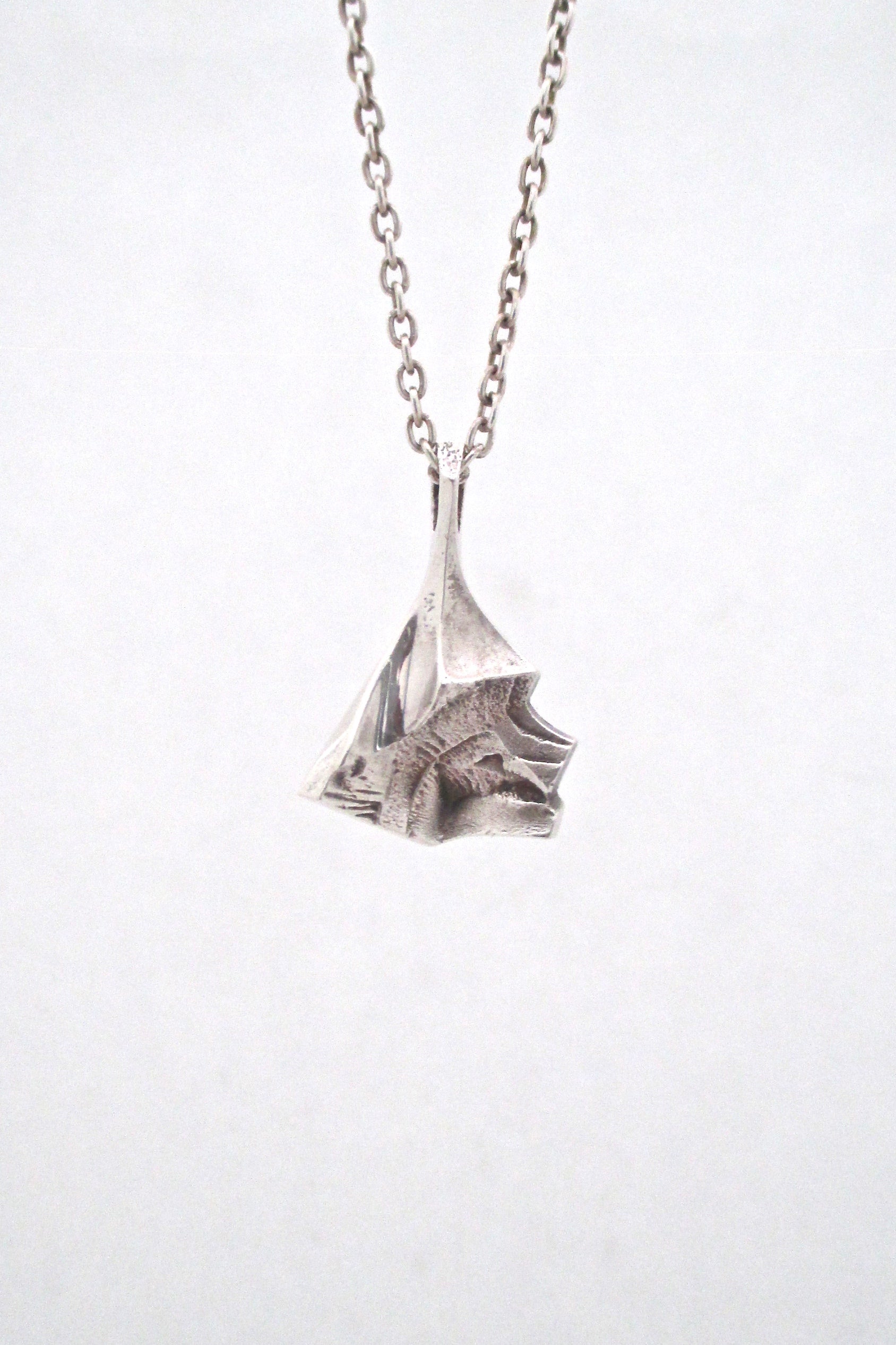 detail Matti Hyvarinen Finland vintage textural silver pendant necklace Scandinavian Modern jewelry design
