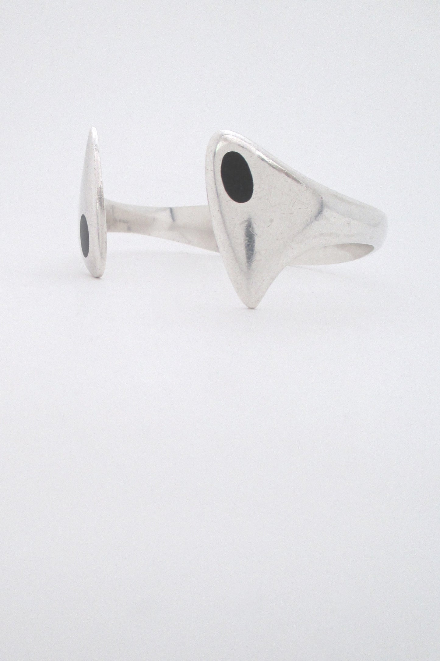 detail Hans Hansen Denmark vintage Scandinavian Modern heavy silver enamel cuff bracelet
