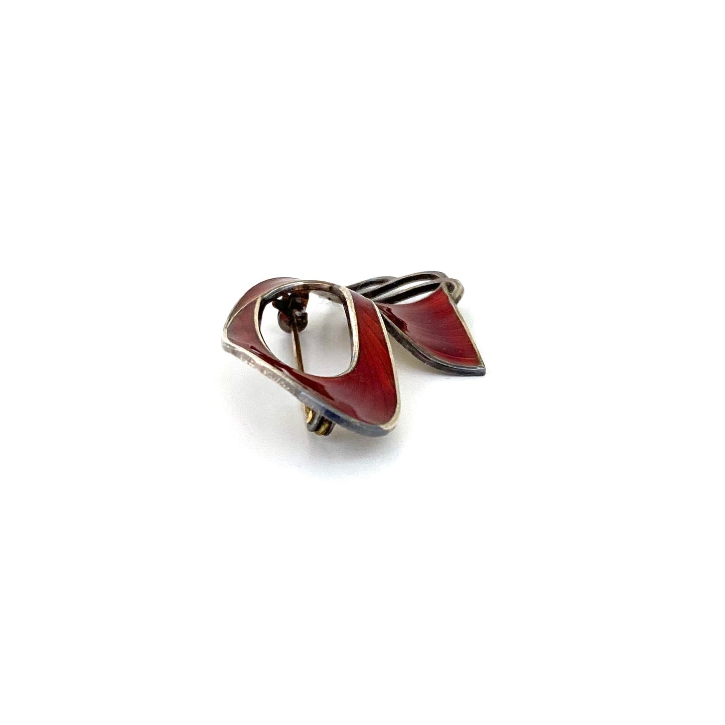 profile Ivar Holth Norway vintage silver gilt red enamel curvy ribbon brooch