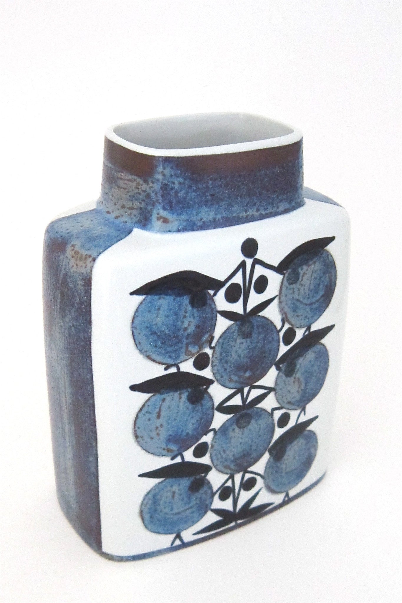 Royal Copenhagen Denmark tenera fruit vase by Grethe Helland Hansen