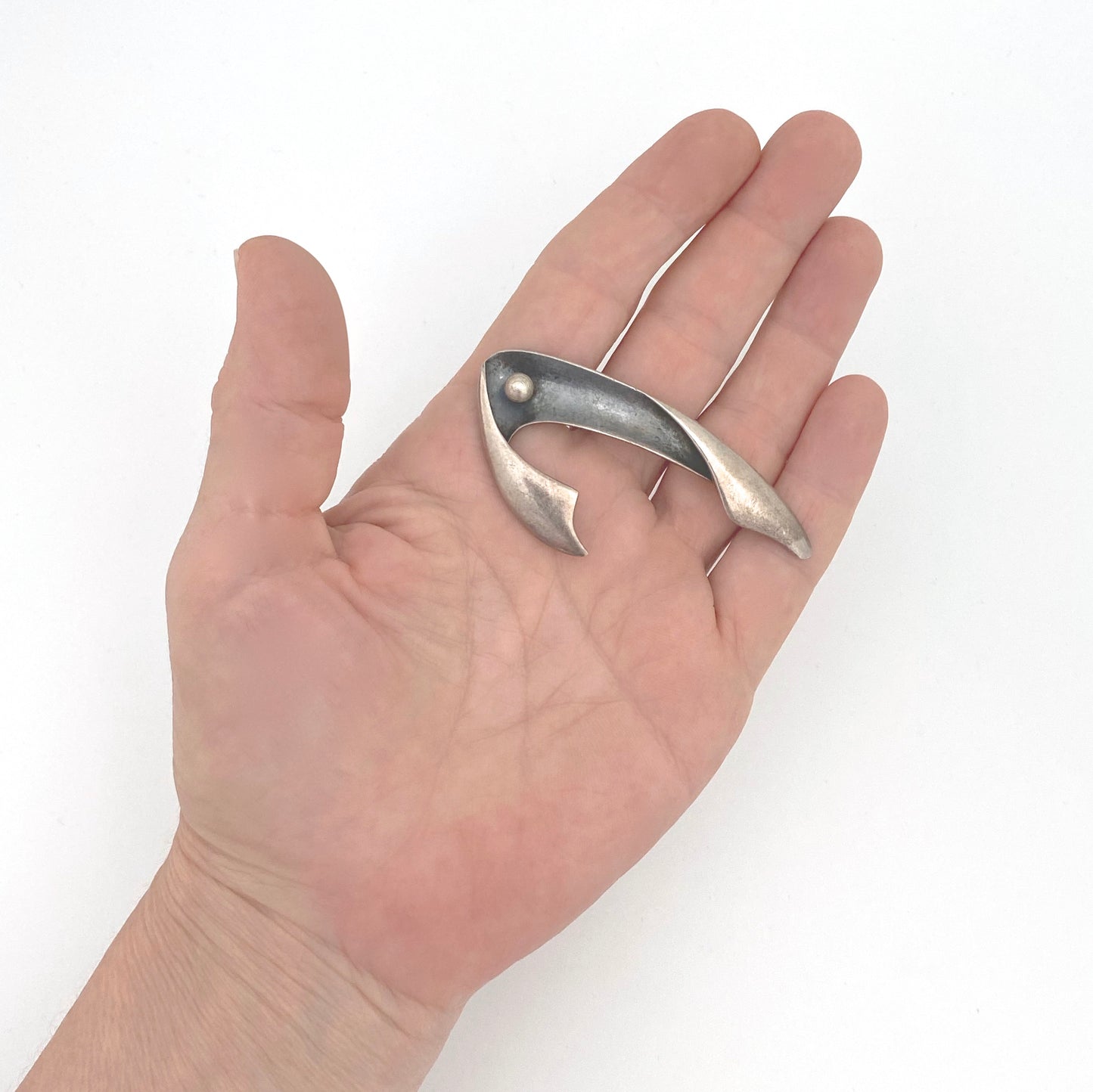 detail scale Sigi Pineda Taxco Mexico vintage silver large dimensional brooch Modernist jewelry design