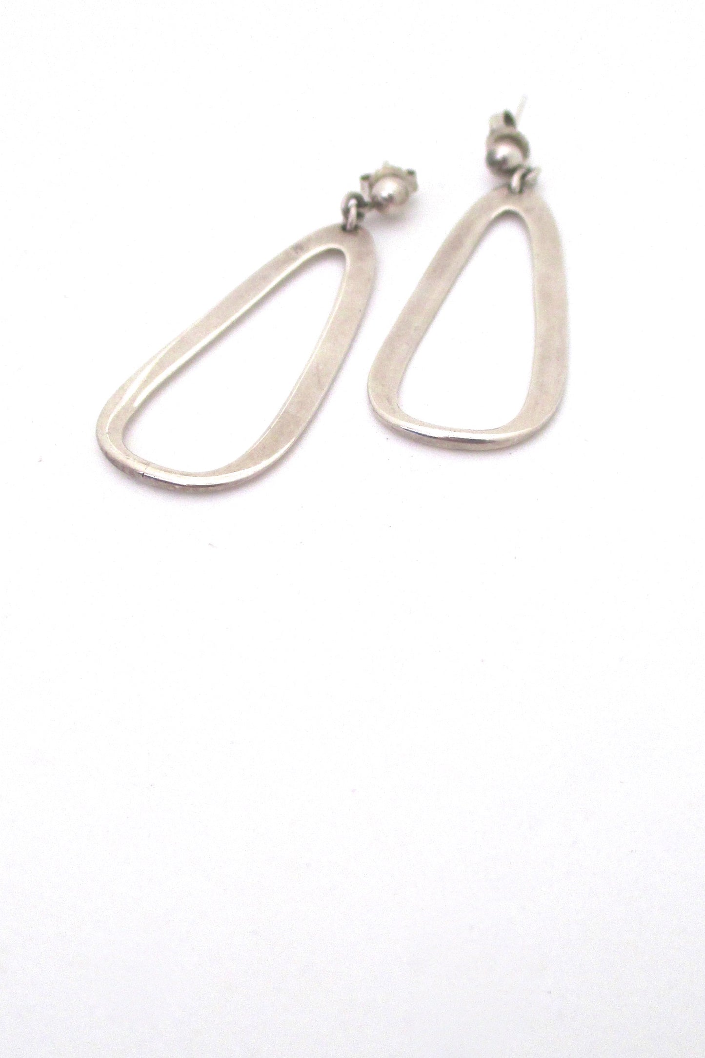 detail Darla Hesse Canada vintage silver drop earrings