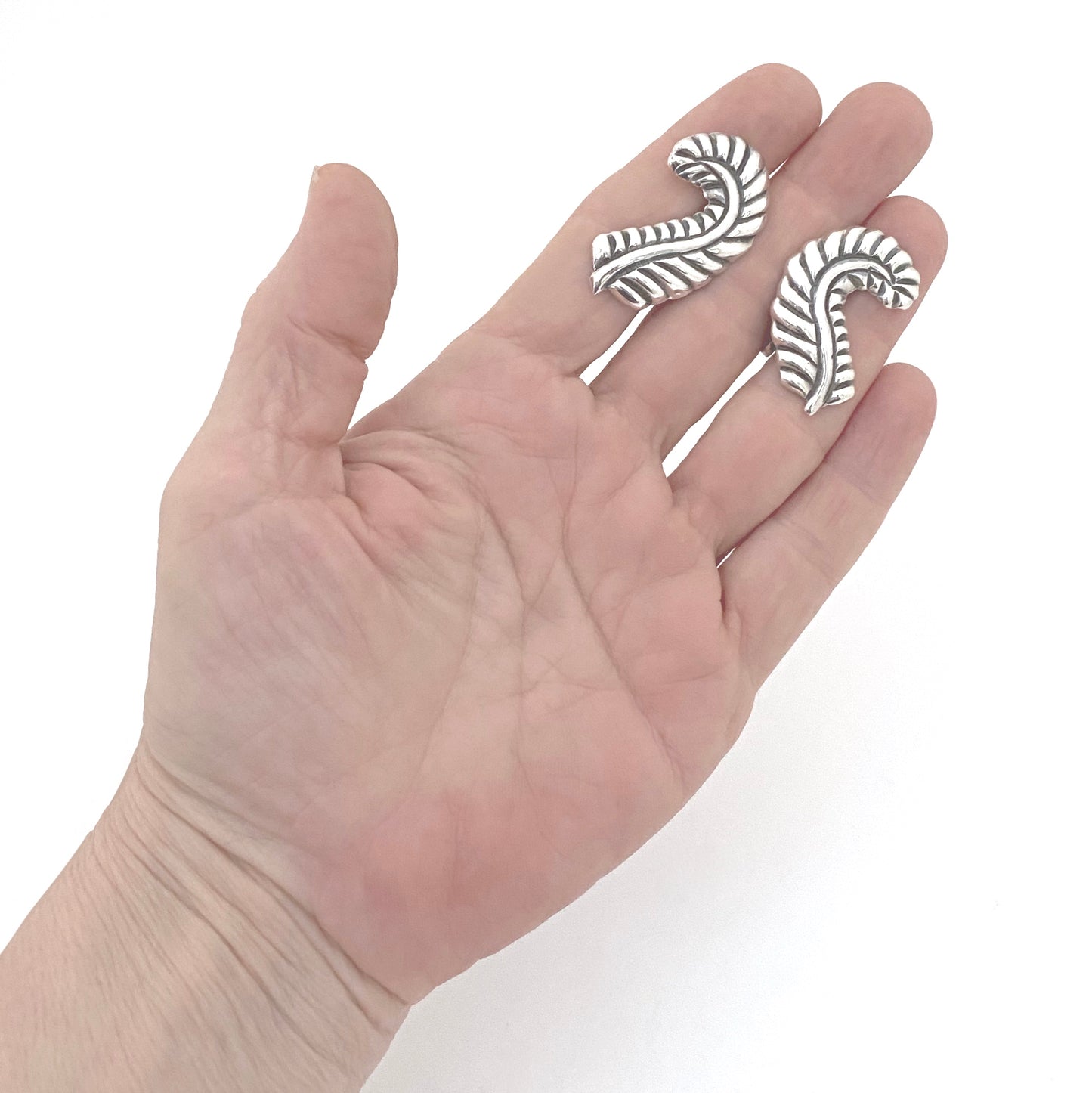 scale J Gomez Taxco Mexico vintage silver feather earrings Modernist jewelry design