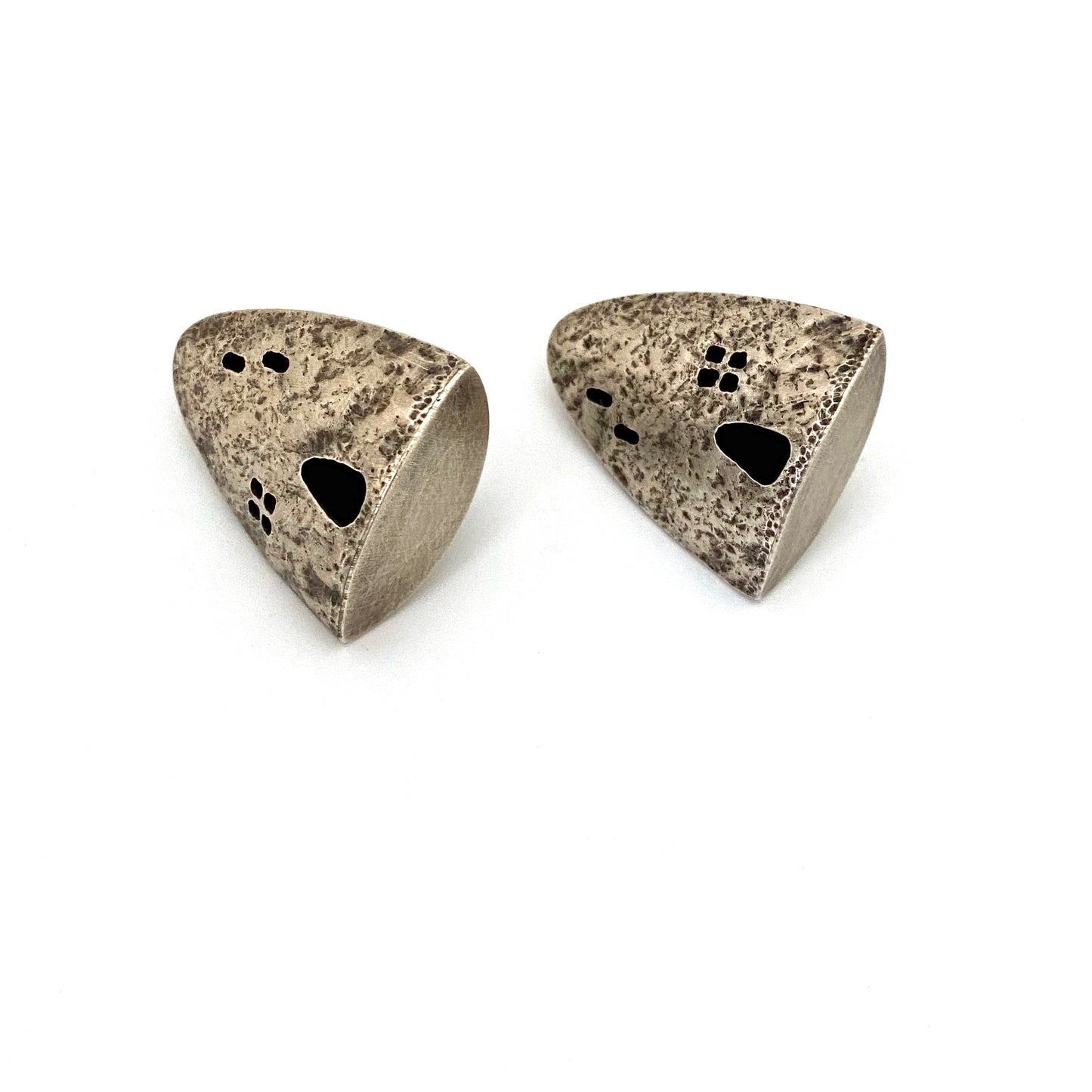 Baharal Gnida textured silver earrings ~ signed