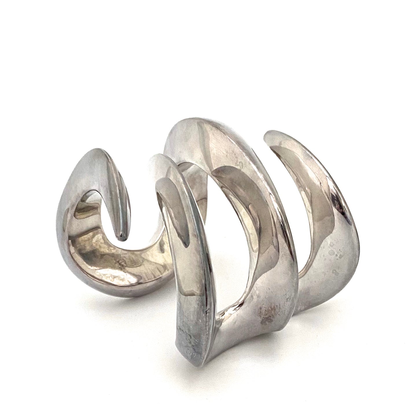 detail Bayanihan Spain extra large vintage silver cuff bracelet Modernist jewelry design