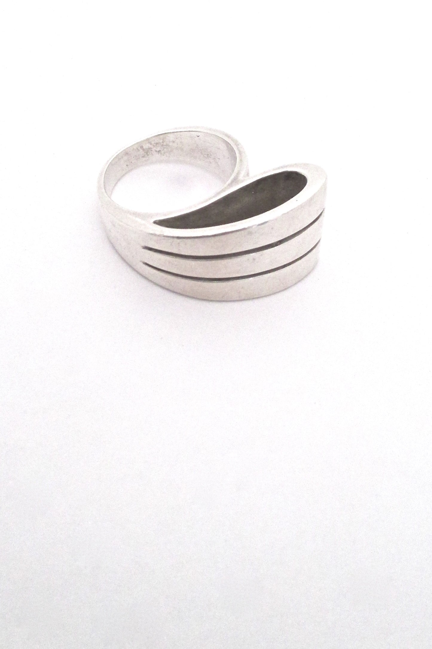 detail vintage silver large open loop ring Italy mid century modernist design