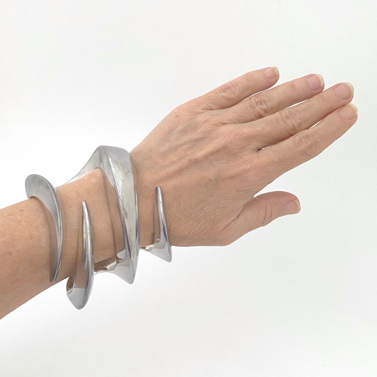 scale Bayanihan Spain extra large vintage silver cuff bracelet Modernist jewelry design