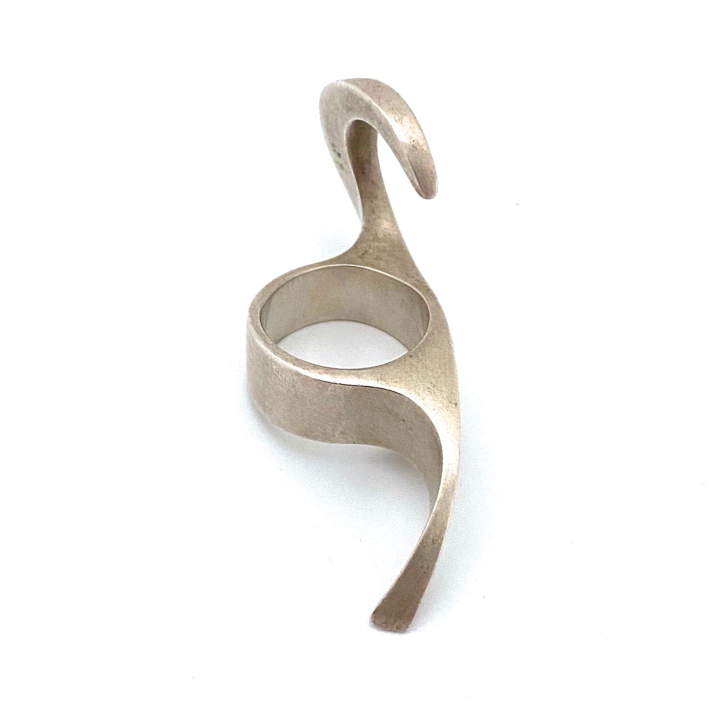detail extra large vintage silver ring 3 finger 1980s jewelry design