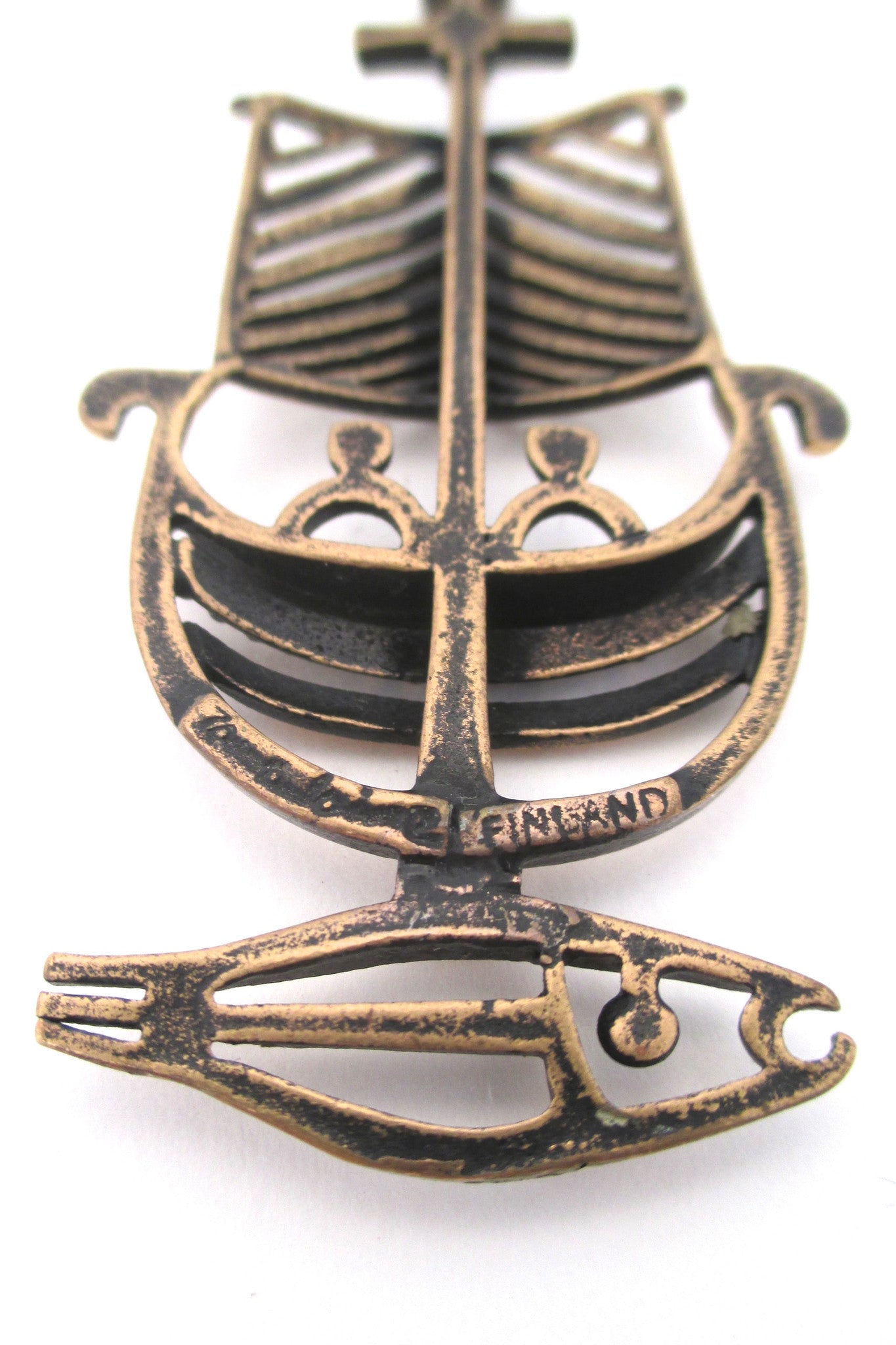 Jorma Laine bronze 'sailing through' pendant necklace