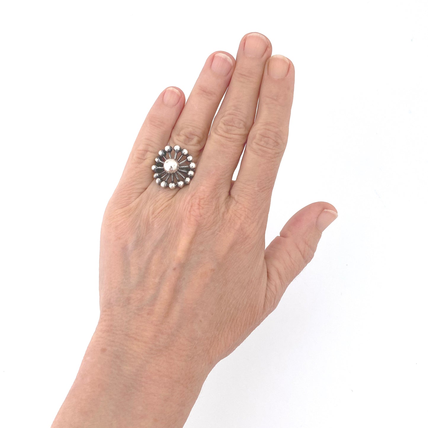 detail scale Erik Granit Finland vintage silver starburst ring 1971 Scandinavian Modernist jewelry design