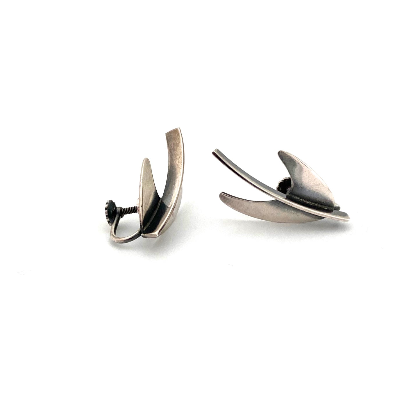 detail Henry Steig USA vintage silver earrings American Modernist jewelry design