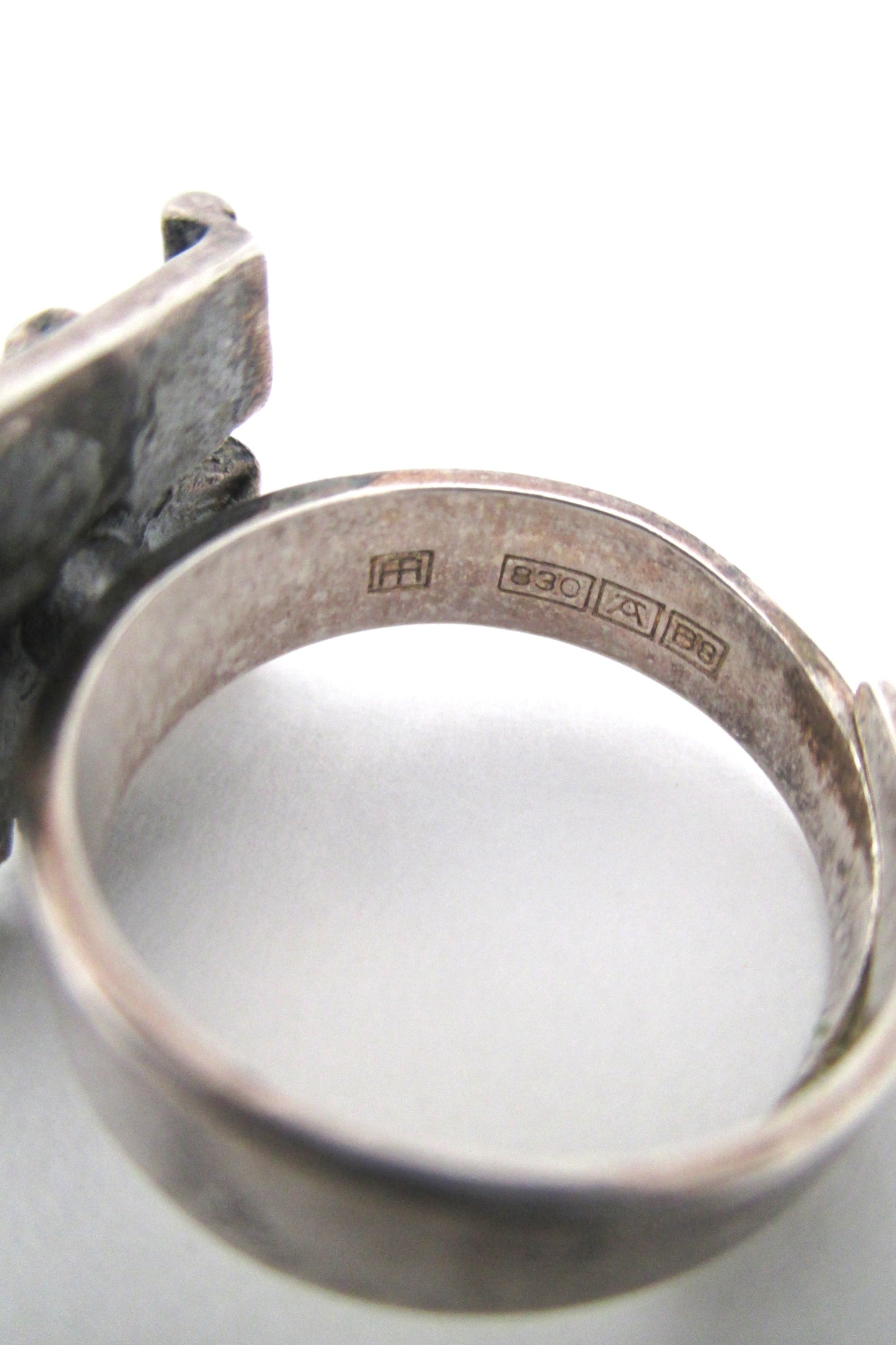 Jorma Laine pierced silver 'textured square' ring