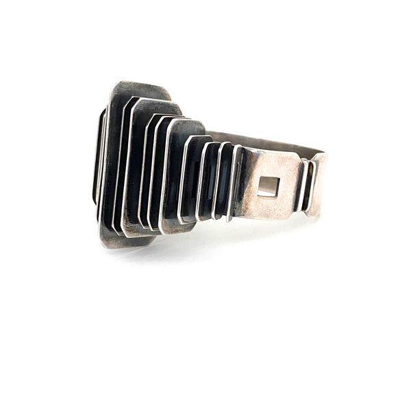 profile vintage studio made exceptional heavy silver hinged fins bracelet unknown maker Modernist jewelry design