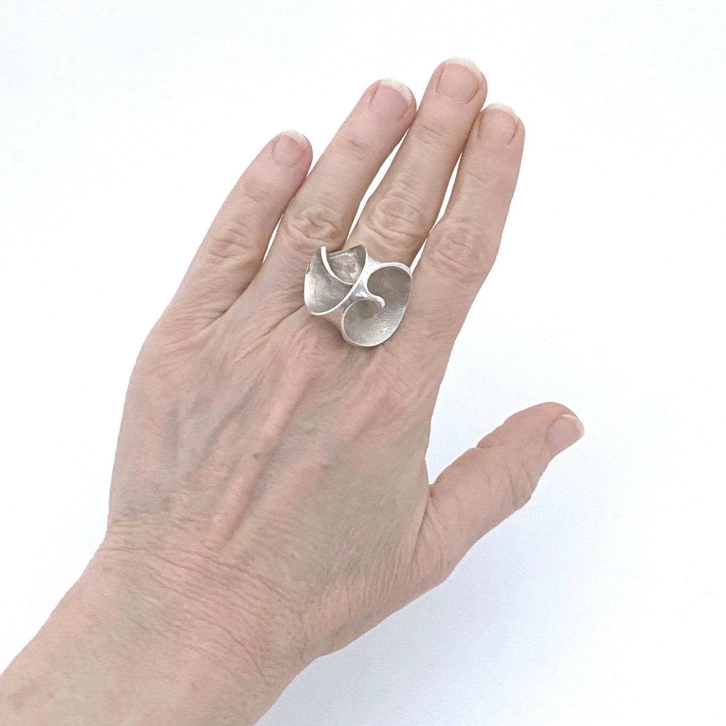 scale Matti J Hyvarinen Finland extra large vintage silver sculptural ring 1975 Scandinavian Modernist jewelry design