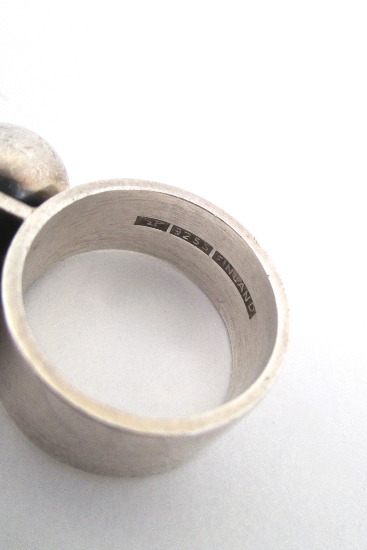 Kupittaan Kulta twin silver spheres ring