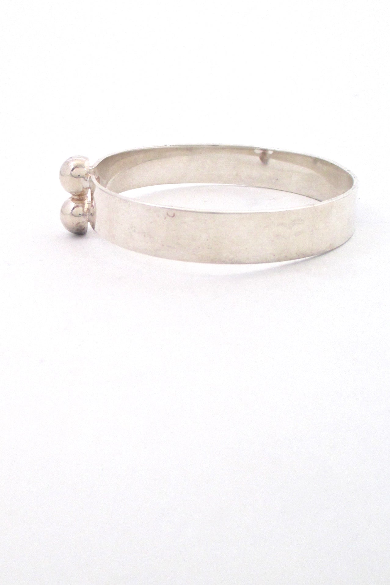 profile Kaunis Koru Finland vintage silver double spheres Modernist bracelet by Heikki Kaksonen 1974
