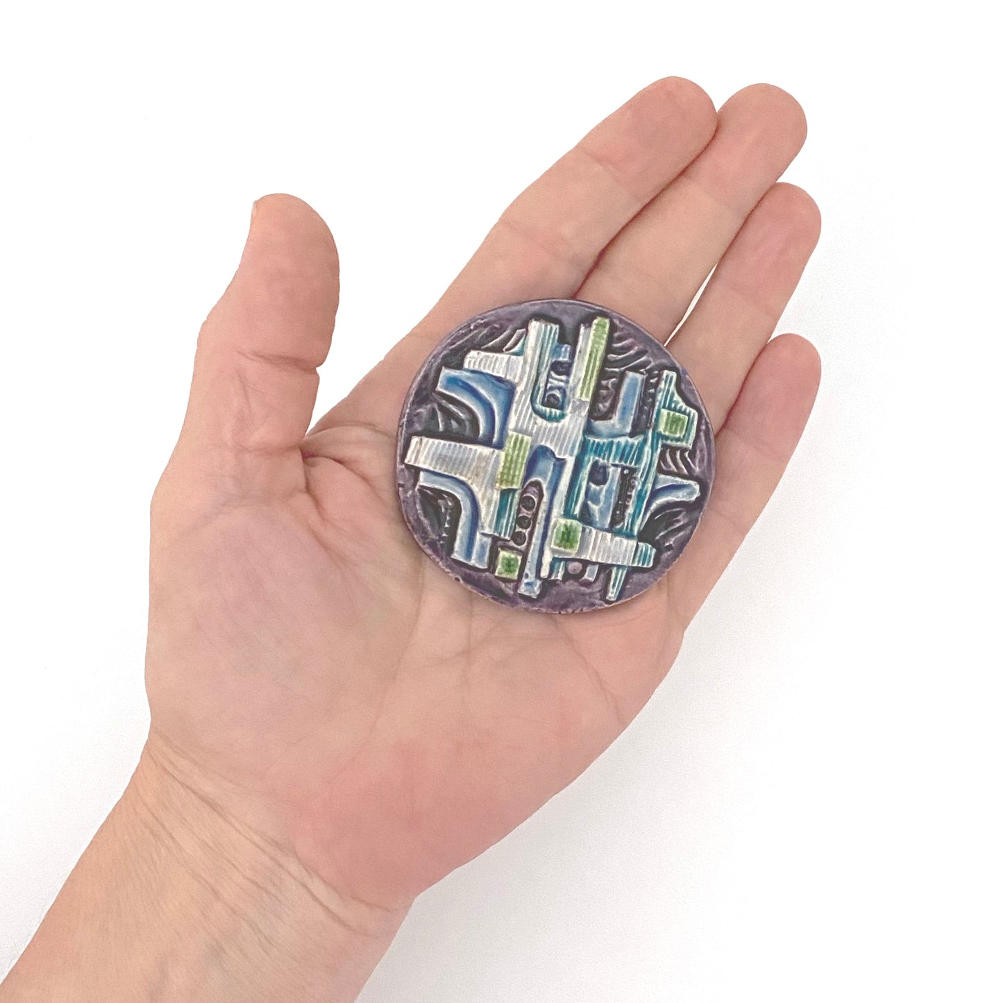 scale Avraham Pnina Gofer Israel vintage ceramic brooch pendant Modernist jewelry design