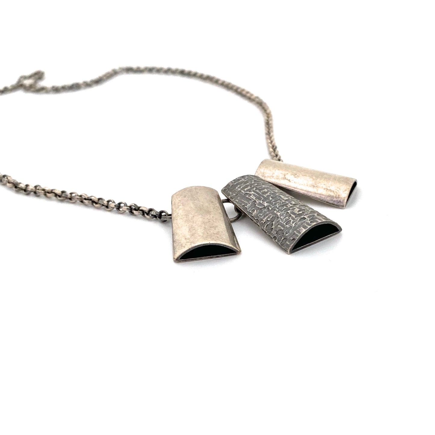 detail vintage silver three part textured dimensional necklace Modernist jewelry design