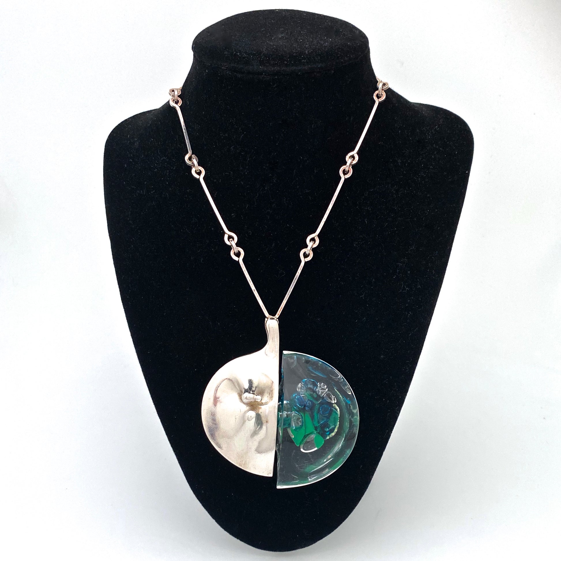 detail Lapponia Finland vintage silver acrylic extra large Kilimanjaro pendant necklace Bjorn Weckstrom 1974