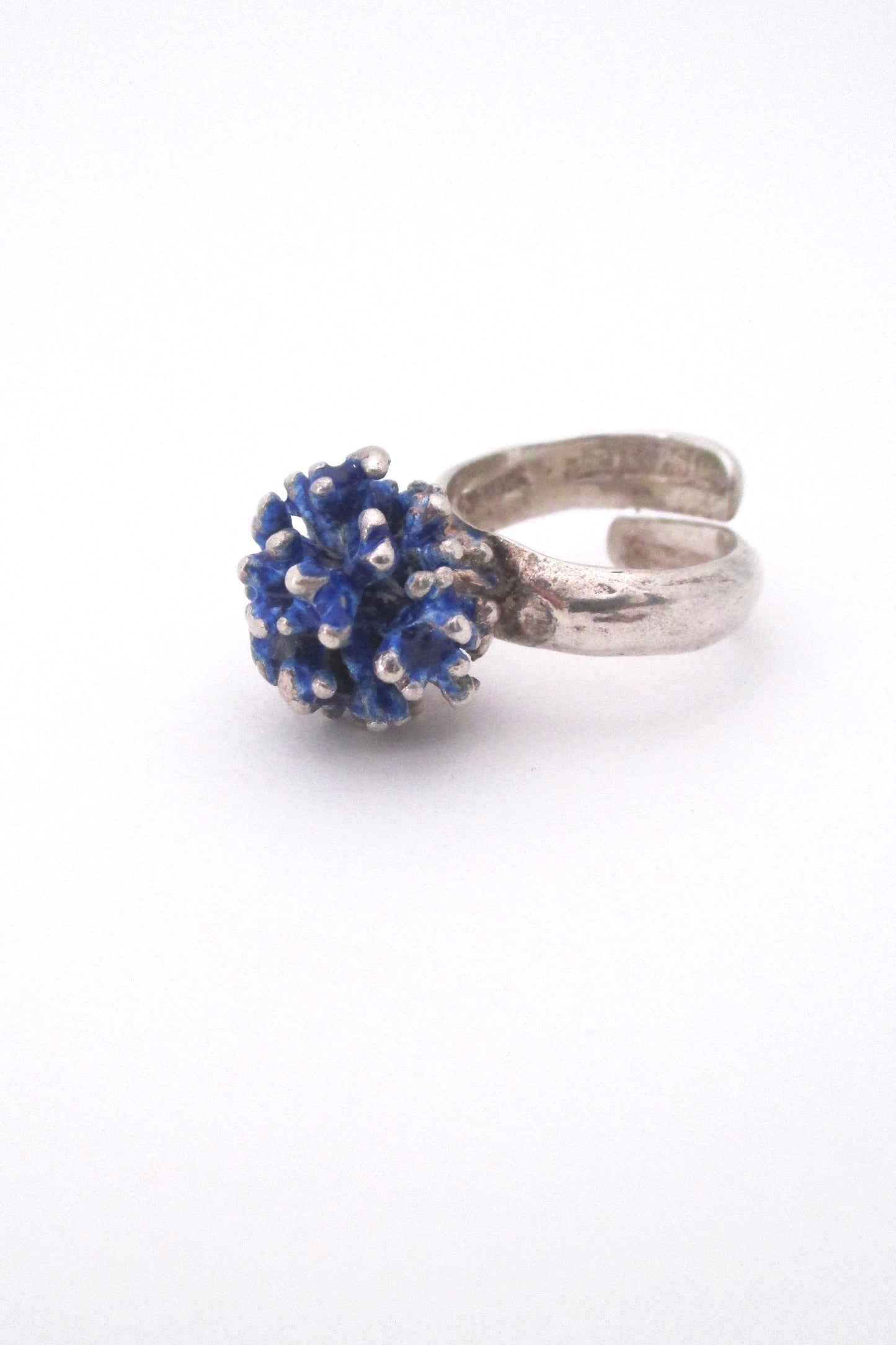 profile David Andersen mid century Scandinavian modern silver enamel ring by Karl Jørgen Otteren 1960s
