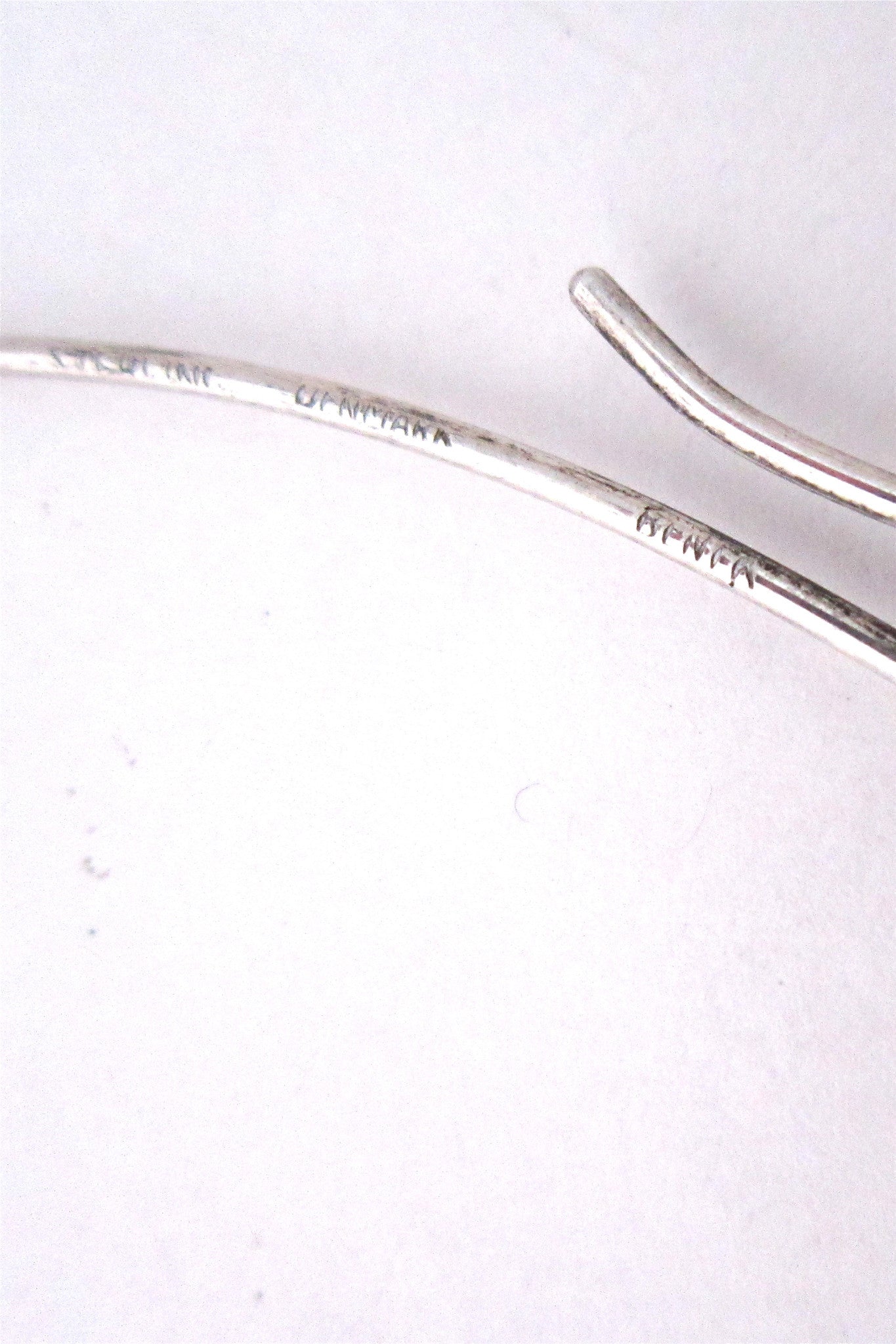 Bent Knudsen kinetic 'mobile' necklace