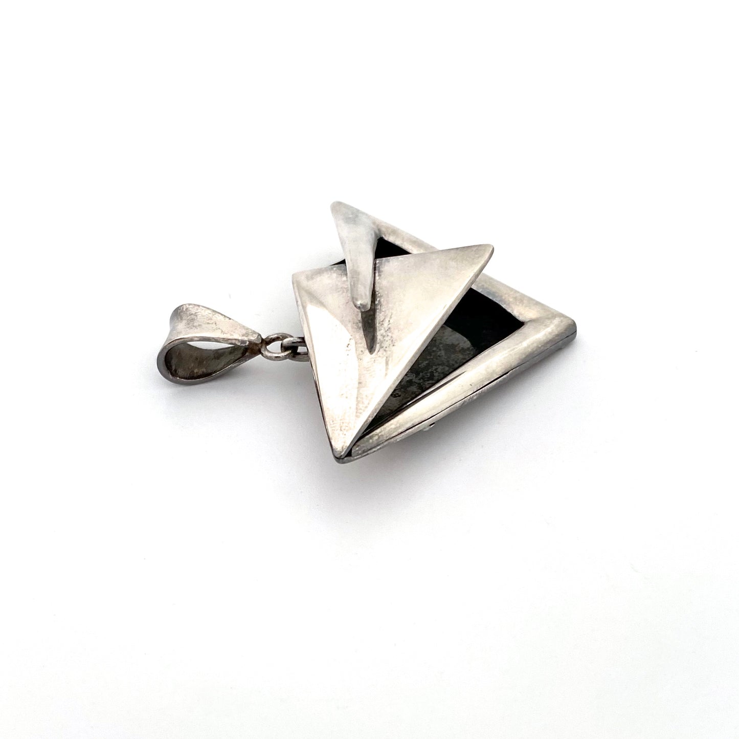 profile Sigi Pineda Taxco Mexico vintage heavy silver shadowbox pendant brooch Modernist jewelry design