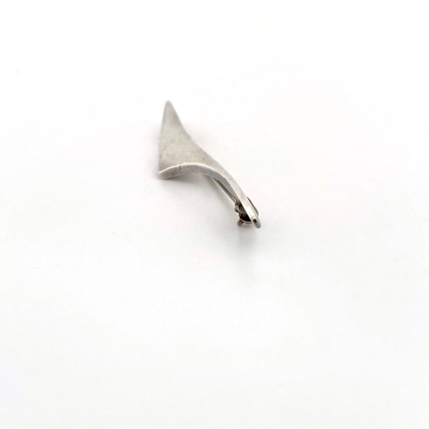 profile Henry Steig USA vintage silver brooch American Modernist jewelry design