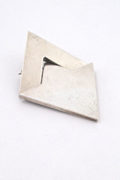 detail Hans Hansen Denmark vintage Scandinavian Modern silver kinetic hinged brooch Nordic design 
