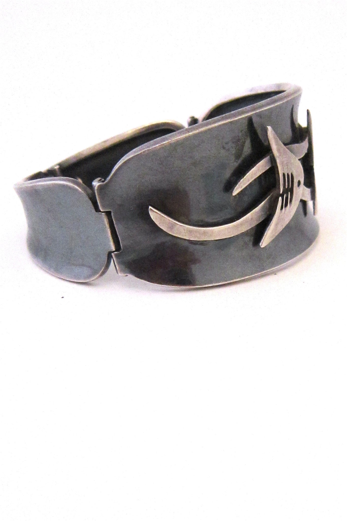 Ledesma design fish bracelet