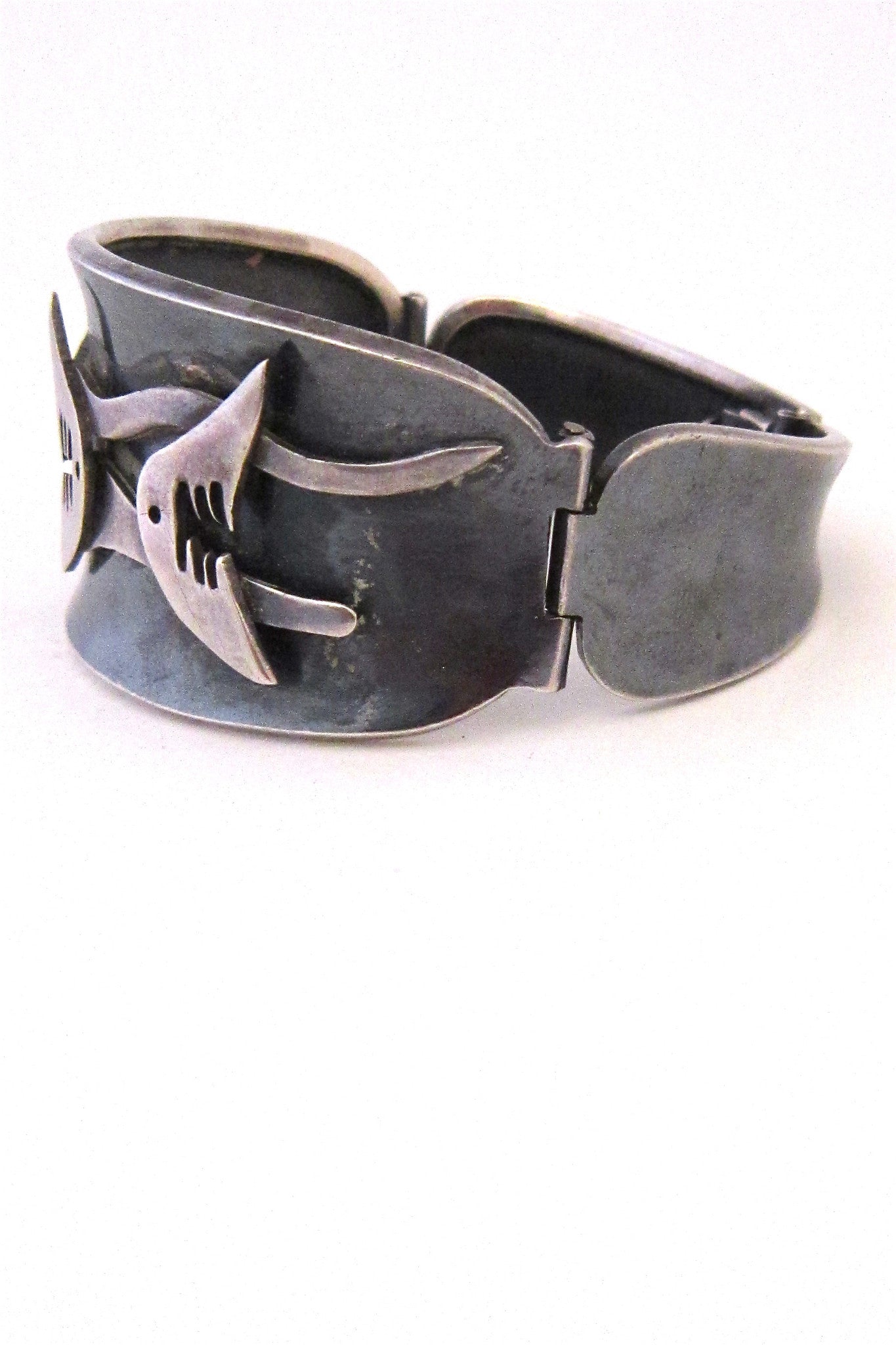 Ledesma design fish bracelet
