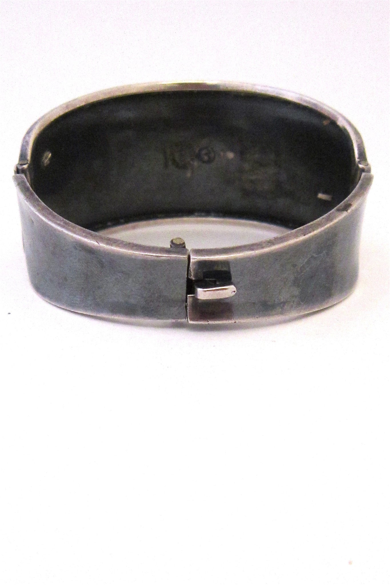 Ledesma design fish bracelet