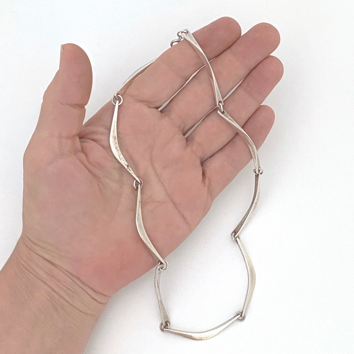 scale Jaana Toppila Ikalainen JTI Finland vintage sterling silver Modernist choker necklace Scandinavian design jewelry