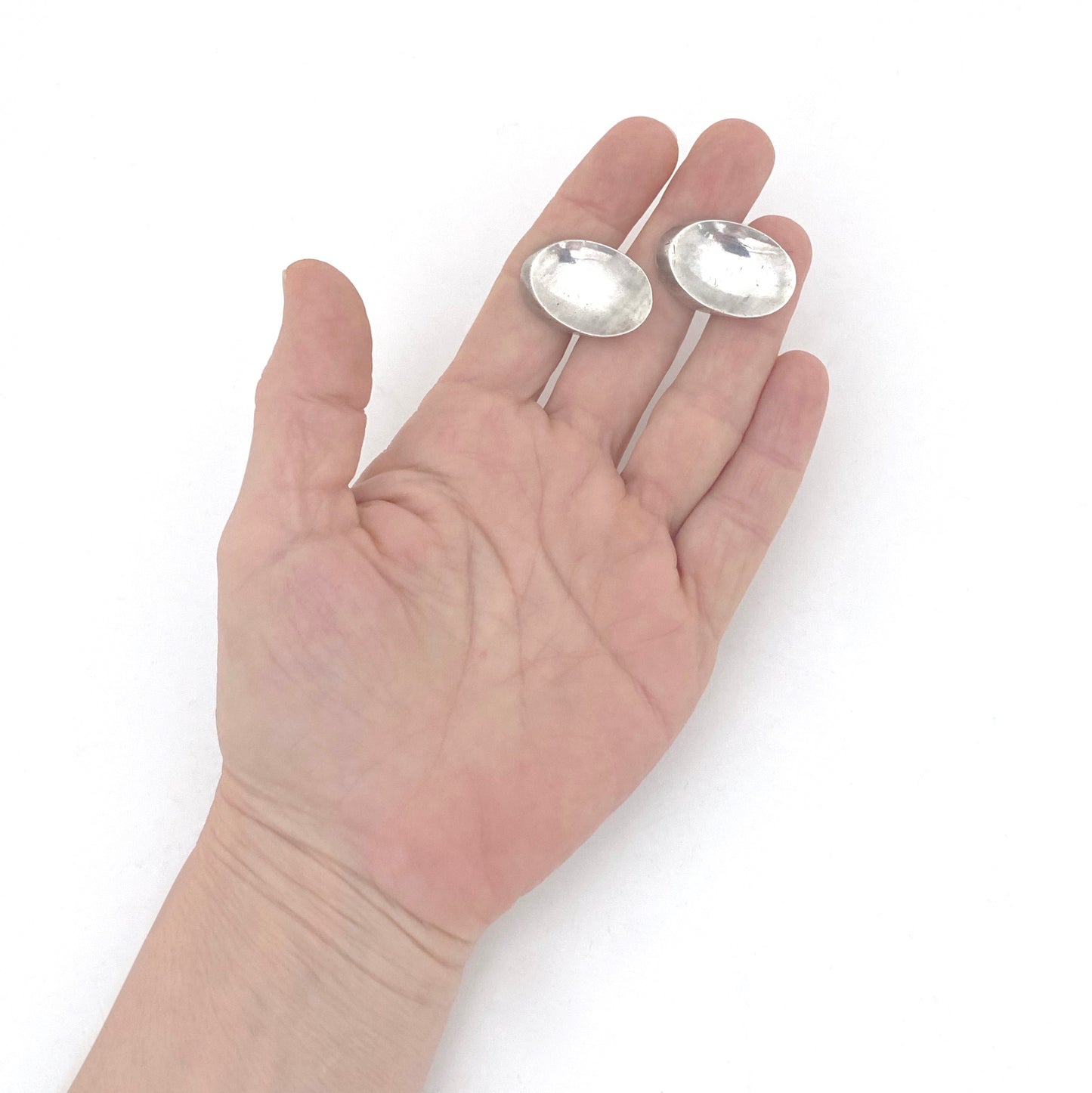 detail scale Antonio Pineda Taxco Mexico early vintage large 970 silver cufflinks Modernist jewelry design